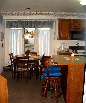 5th image of 208 E Lakeshore Dr