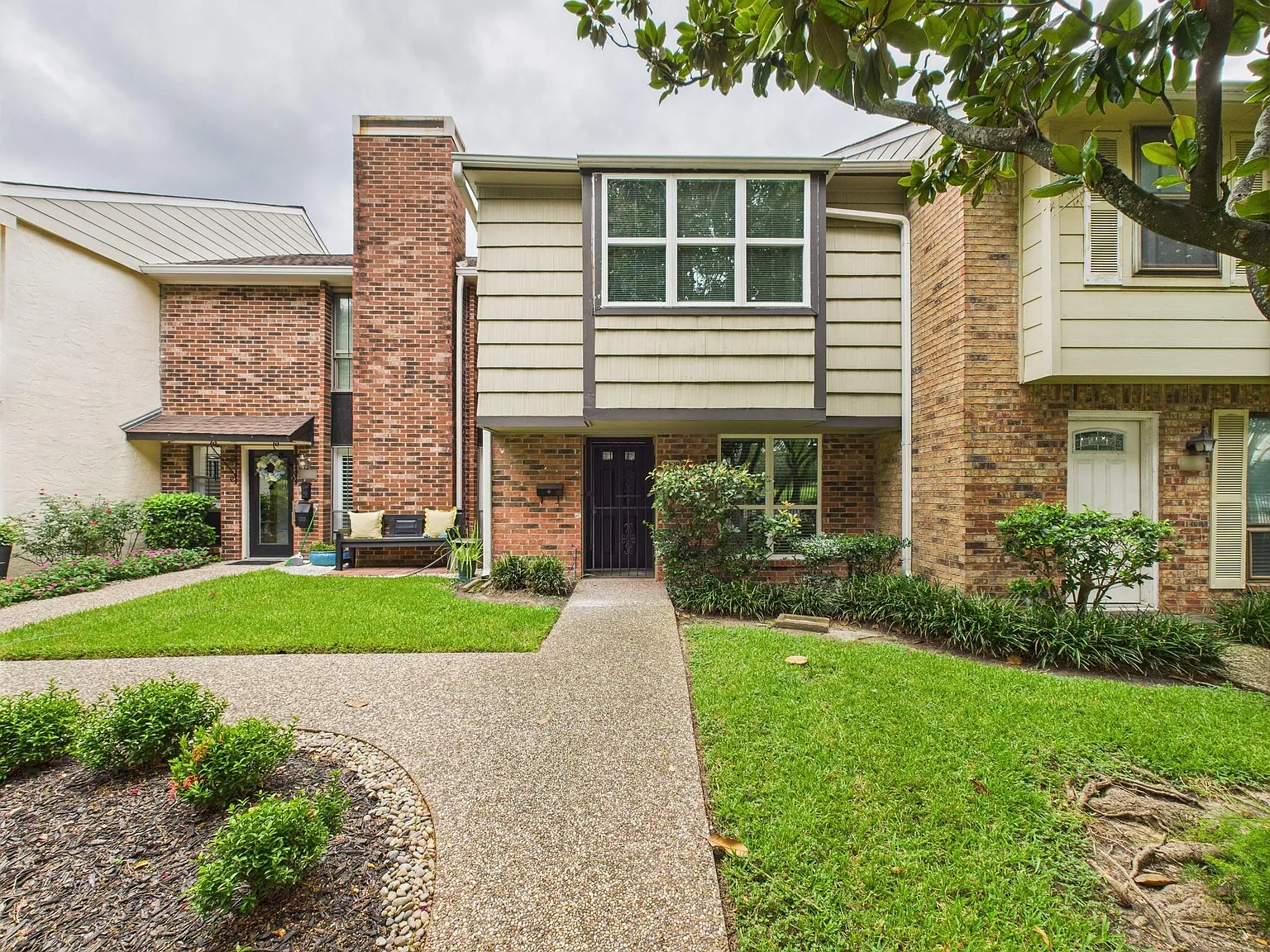 2 bed, 2.5 bath, 1518 sqft, $1,650 — Photo 1