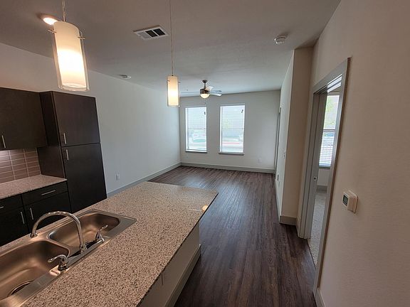 3rd image of 700 Barnes Dr