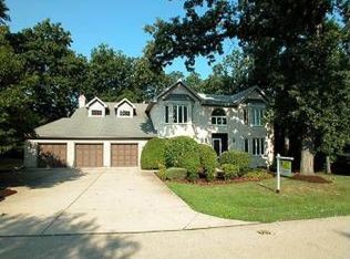 405 Ascot Ln, Oak Brook, IL 60523