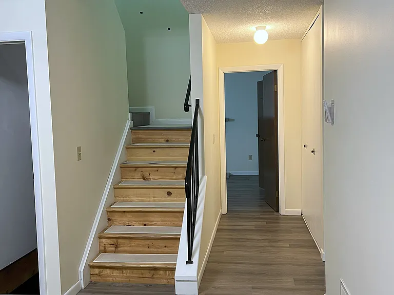 120 Knollwood Ter — Photo 22