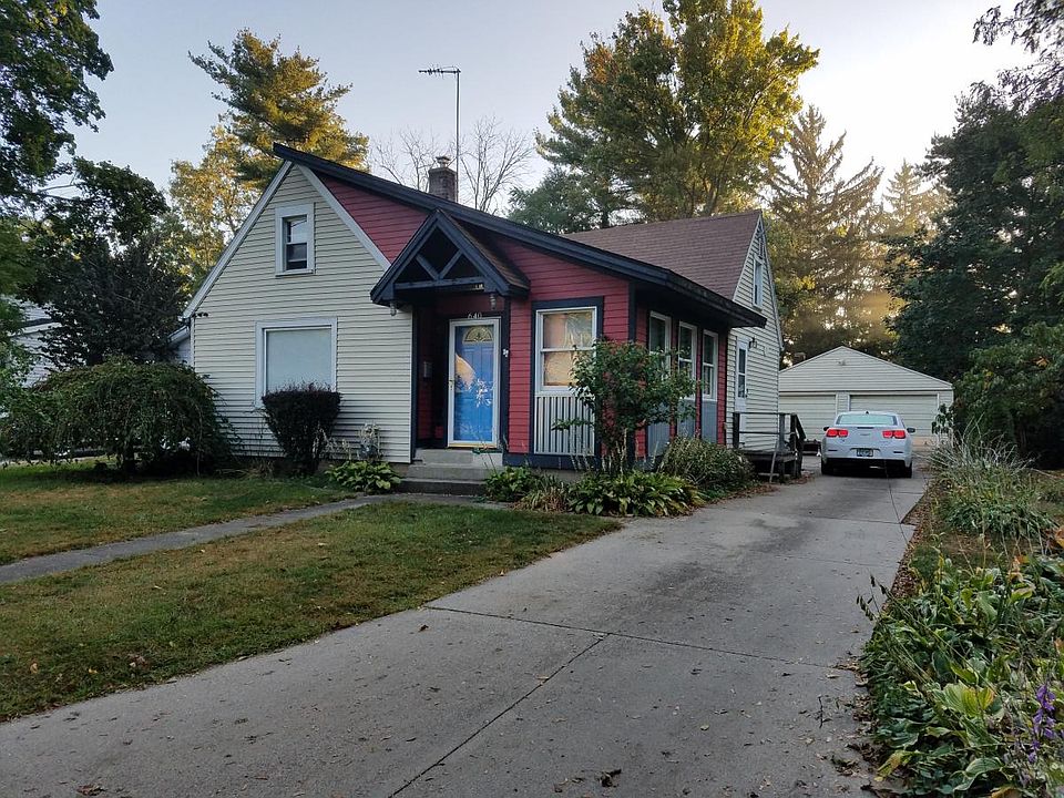 1st image of 640 Maridell Ave NW