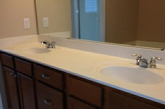 Fairfax - Owner's Bathroom