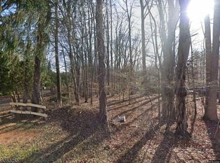 96 Pier Ln, Fairfield Twp., NJ 07004