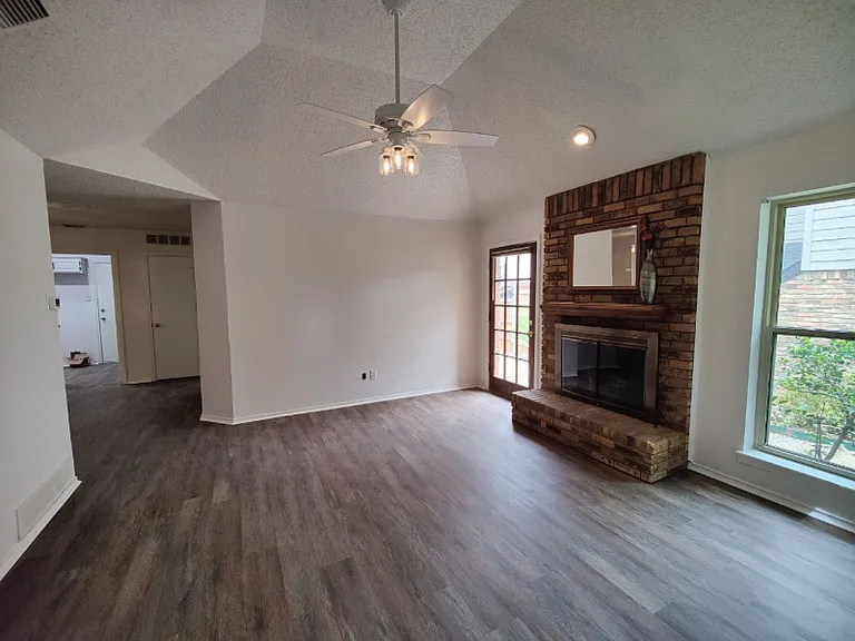2833 Monet Pl — Photo 4