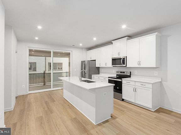 7th image of this home