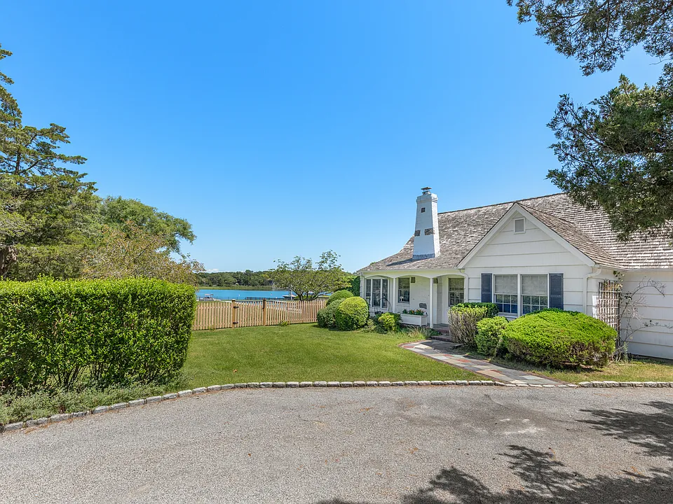 81 Scotts Landing Rd