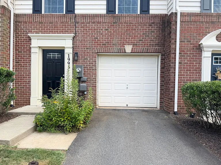 1995 Asheville Dr — Photo 3