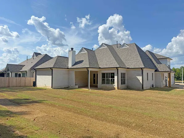 297 Rolling Grove Blvd, Collierville, TN 38017