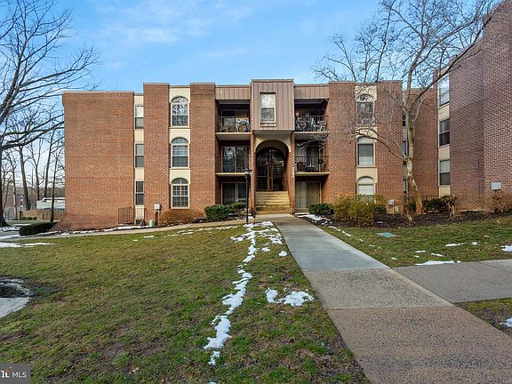 2nd image of 3304 Woodburn Village Dr APT 33