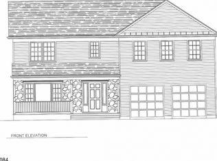 16 Vassar Trl, Hopatcong, NJ 07843