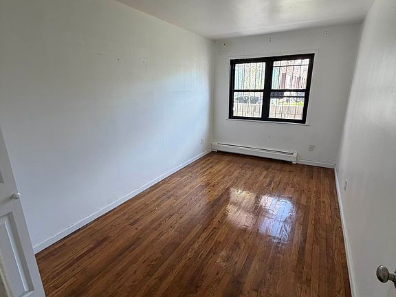 4th image of 49-19 31st Ave #G
