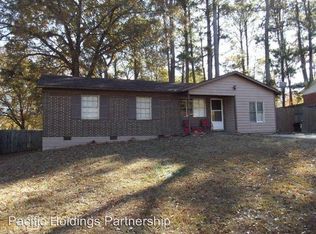 225 Roxbury Dr, Riverdale, GA 30274