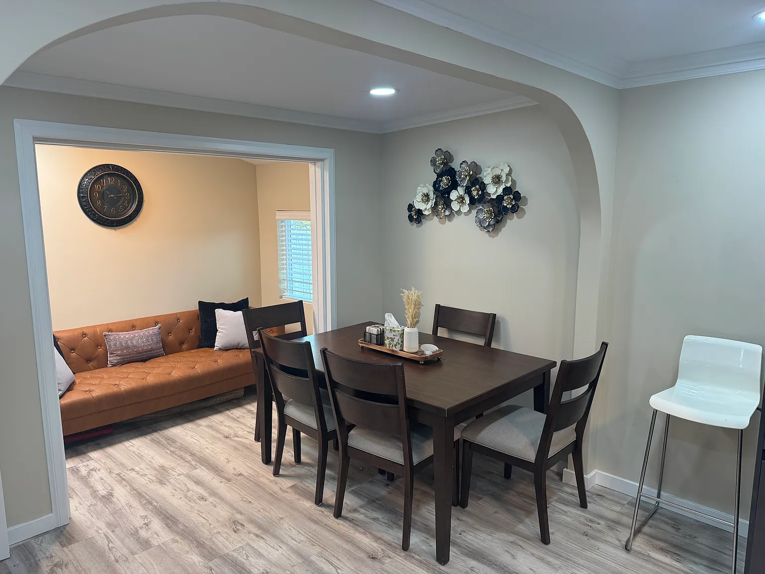 3 bed, 6000 sqft, $3,100 — Photo 4