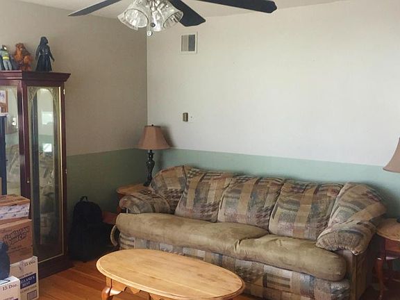 5th image of 930 Wolcott Ave
