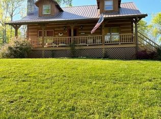 4304 W Cove Dr, Louisville, TN 37777