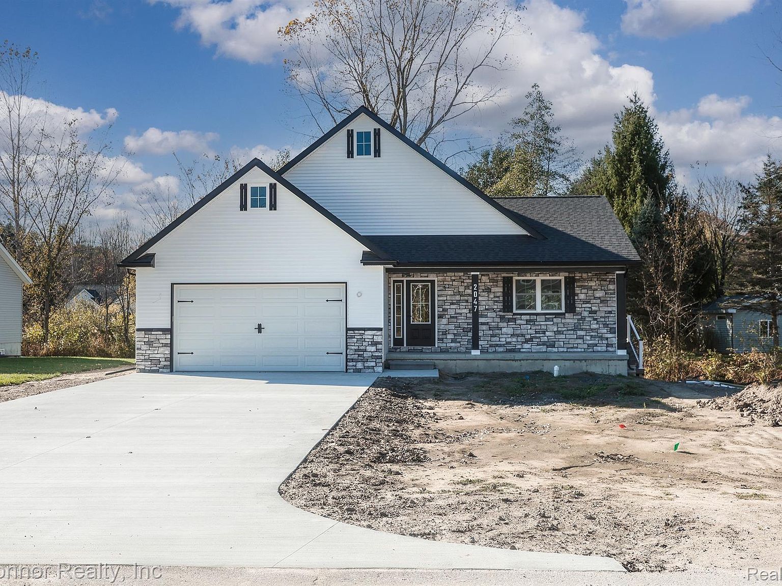 2047 Edward Ln E, Smiths Creek, MI 48074