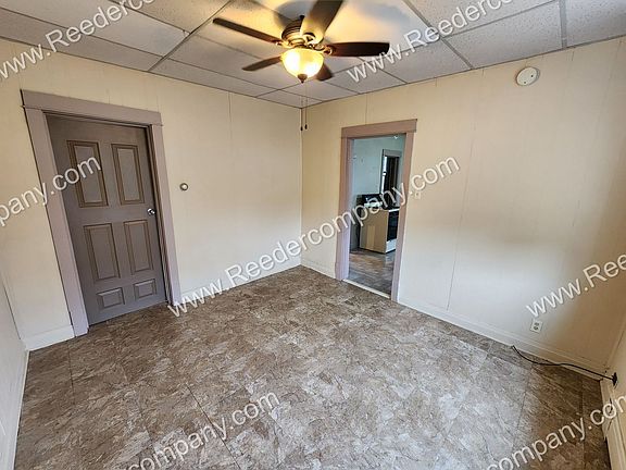 4th image of 3932 Alder St Rear 2