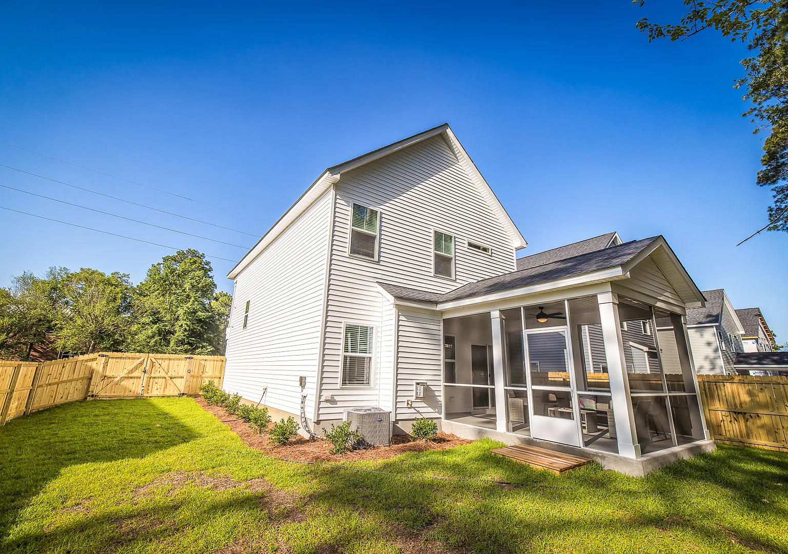 4811 Shelley Dr — Photo 4