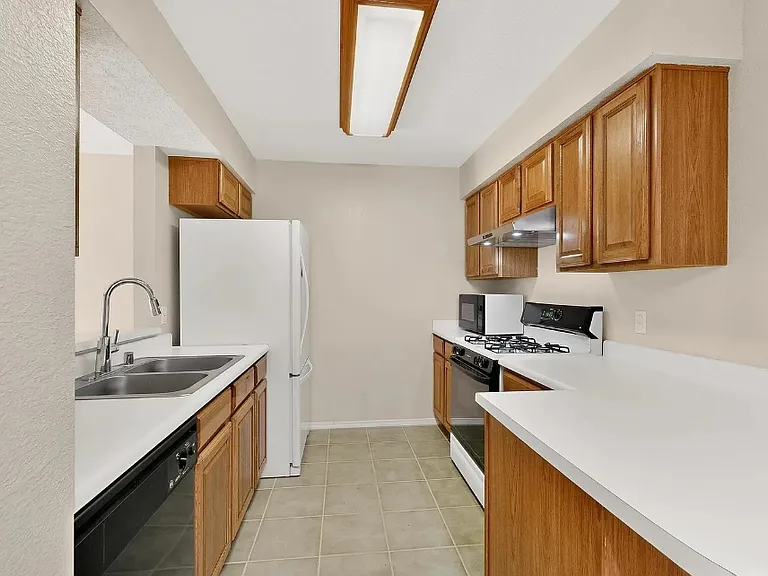 1079 Neck Ln — Photo 8