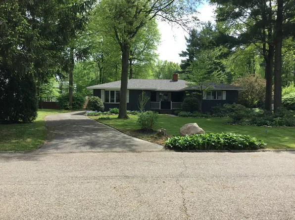 236 Terre Hill Dr, Cortland, OH 44410