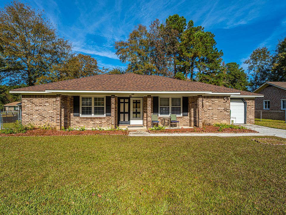 1st image of 204 Mulberry Dr