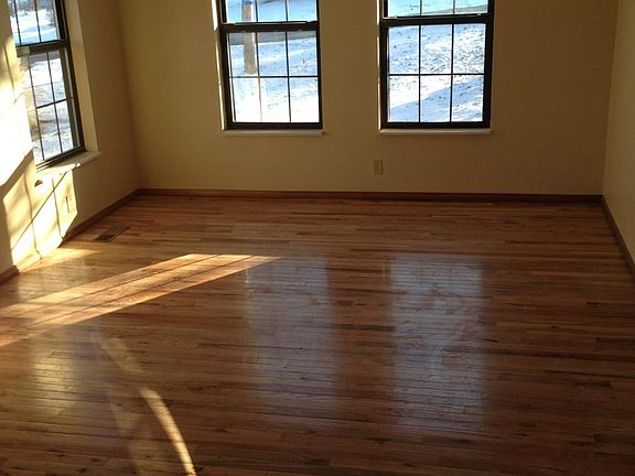 2nd image of 10703 Clarendon Ave