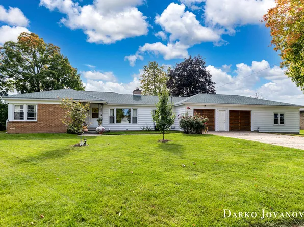 390 W Division St, Sparta, MI 49345