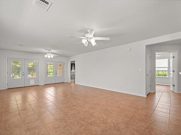 4th image of 522 Salt Creek Ln