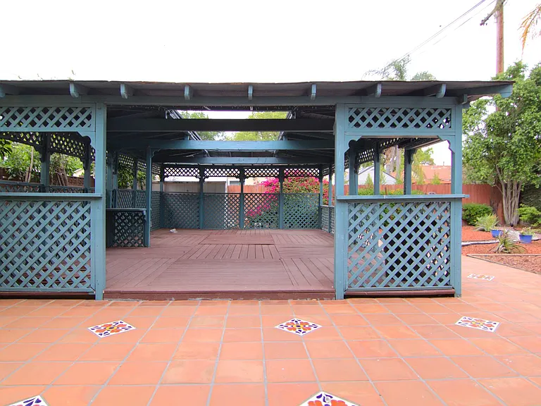 1440 N Pass Ave — Photo 16