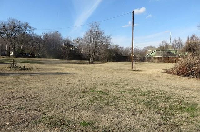 1st image of 409 Doyle Dr