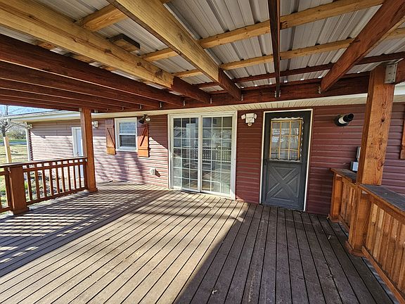 5th image of 111 W Hickory St