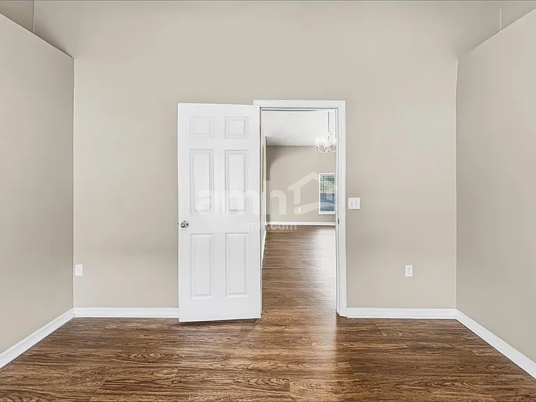 7861 Harbor Bend Cir — Photo 9
