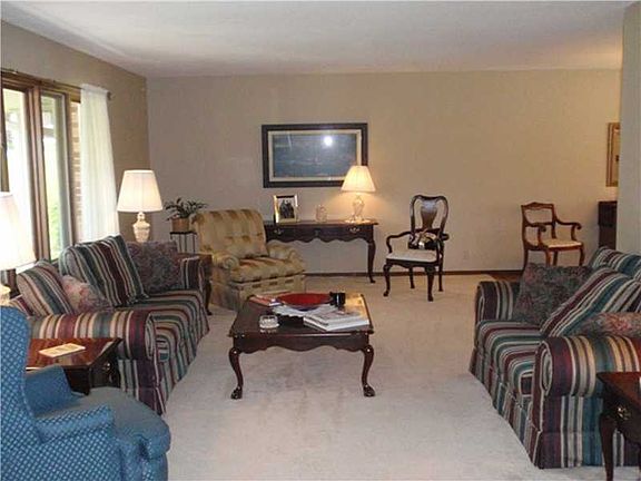 2nd image of 4722 Green Valley Dr SE