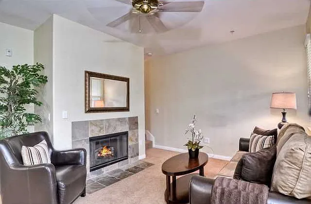 13045 Evening Creek Dr #43 — Photo 4