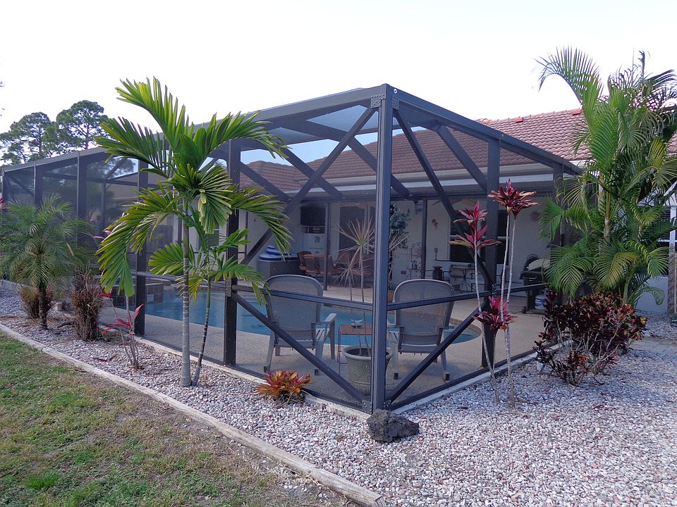 1st image of 289 SW Tulip Blvd