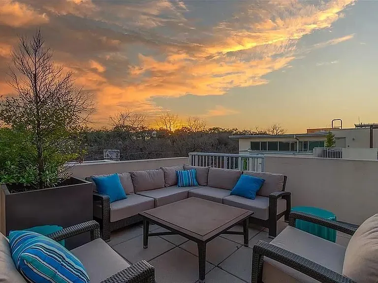 1600 Barton Springs Rd — Photo 7