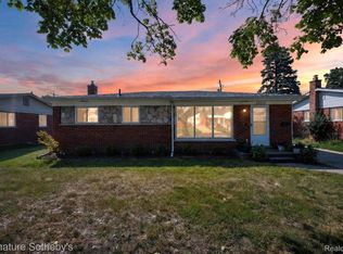 24715 Powers Ave, Dearborn Heights, MI 48125