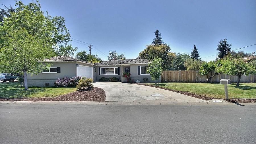 1st image of 261 Dallas Dr