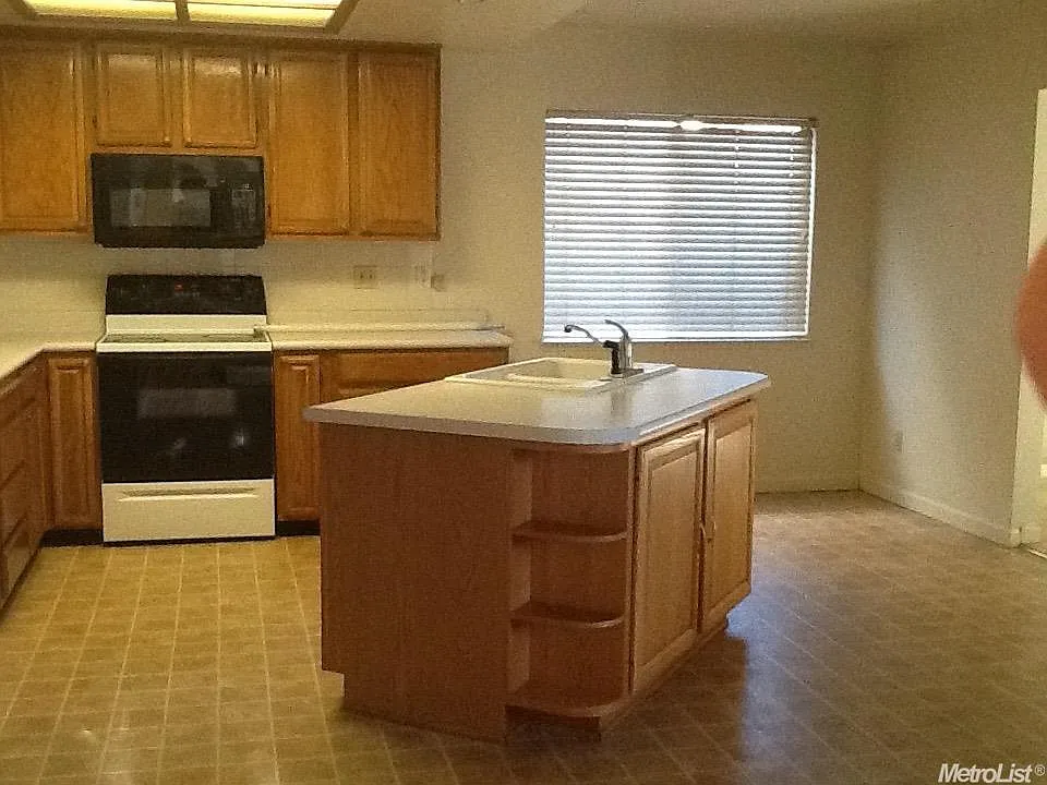 3916 Louisburg Ave photo 1