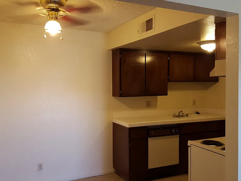 VICTORIA PARK APARTMENTS — Photo 24