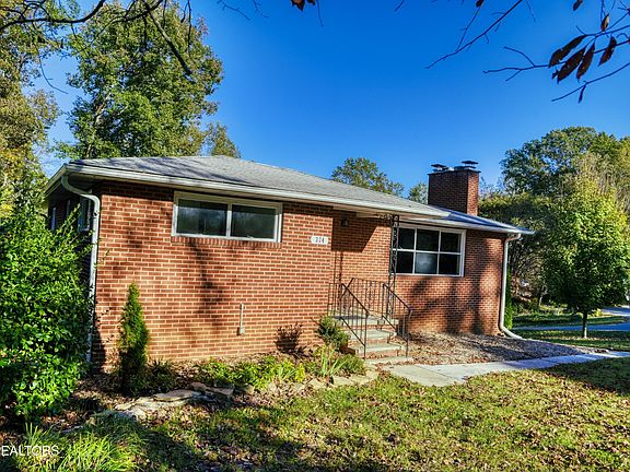 5th image of 324 Mayflower Dr