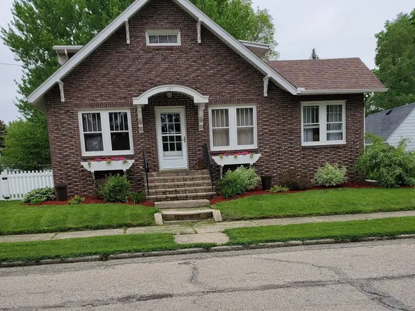 107 E 14th St, Sterling, IL 61081