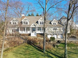 10 Bittersweet Trl, Norwalk, CT 06853