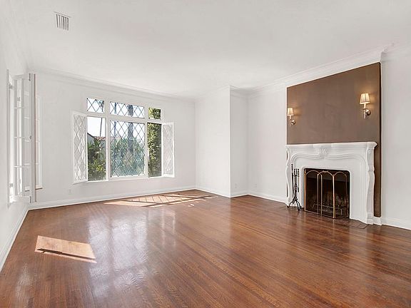 2nd image of 7467 Hollywood Blvd APT 2