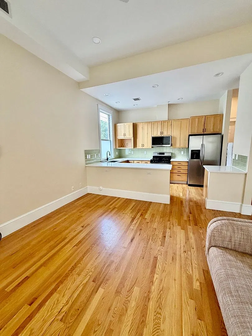 Charming 2BR Condo in Denver — Photo 3