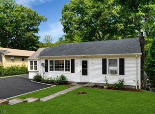 9 David Rd, Stanhope, NJ 07874