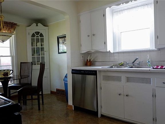 5th image of 13603 Ellwood Ave