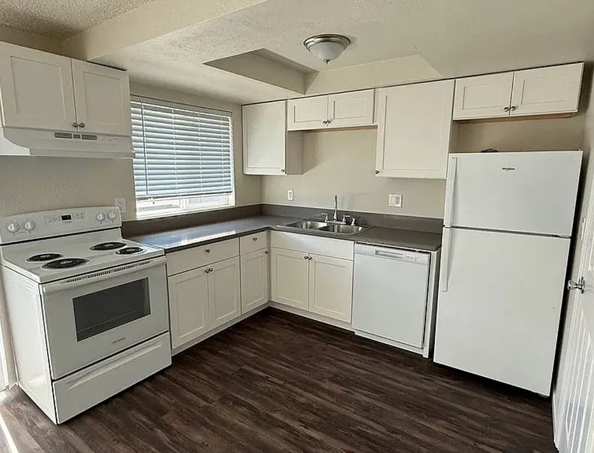 2 bed, 800 sqft, $1,750 — Photo 4