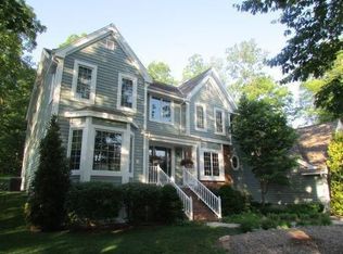 555 Toldt Forest Ct, Brookfield, WI 53045